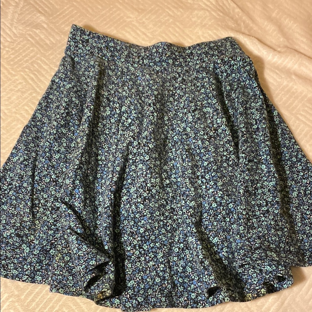 SO White Bubble Knee-Length Skirt